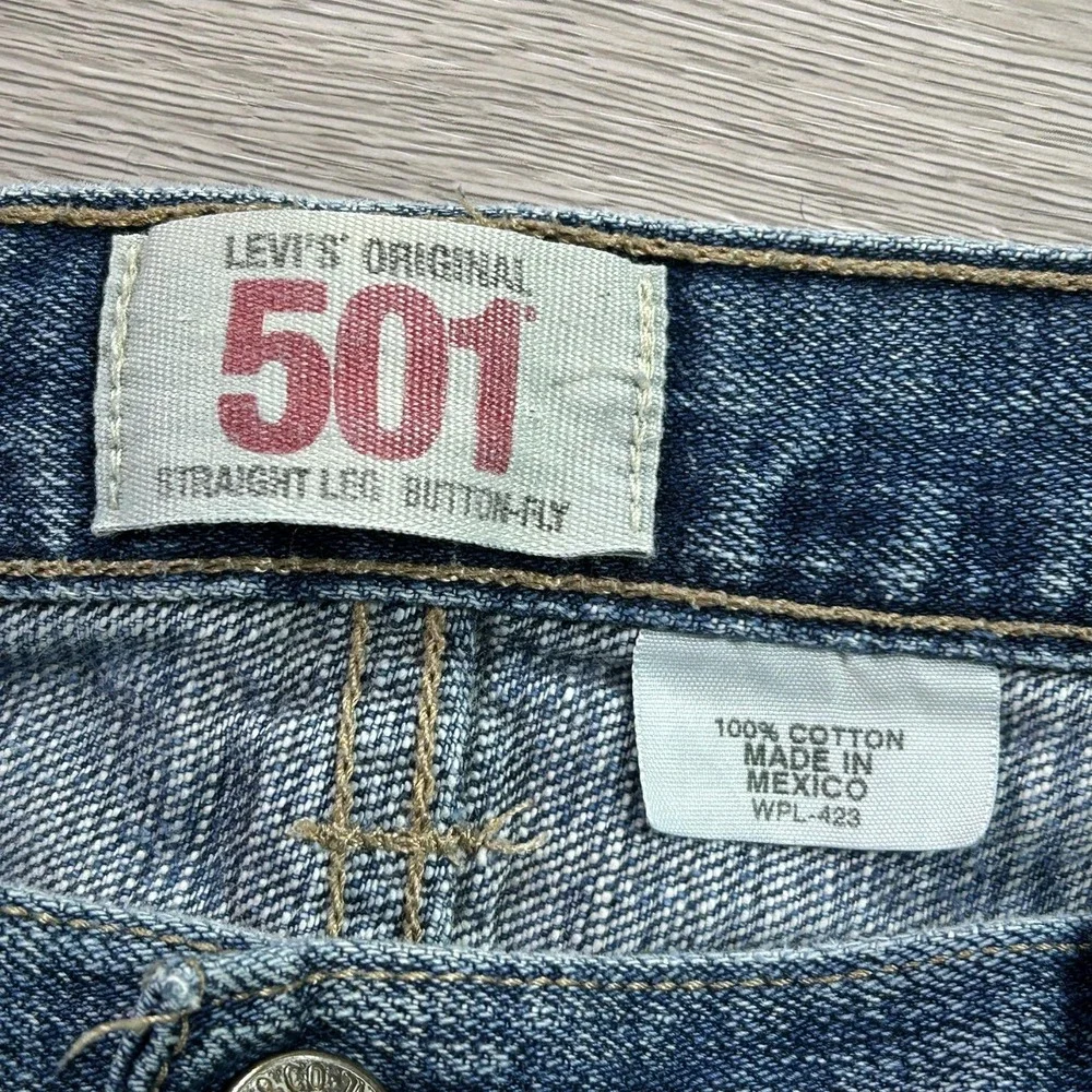 Levis 501 Jeans Mens 38x30 Blue Straight Leg Button Fly Denim Cotton Medium Wash